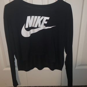 Nike women’s crop top with long sleeves